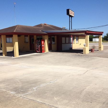 Luxury Inn George West Exterior photo